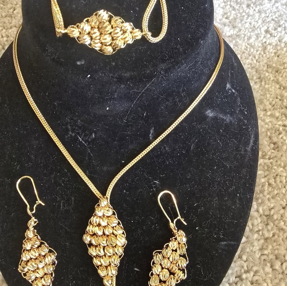 21 kgp Dubai Elegant Gold Jewelry Set - Picture 4 of 12